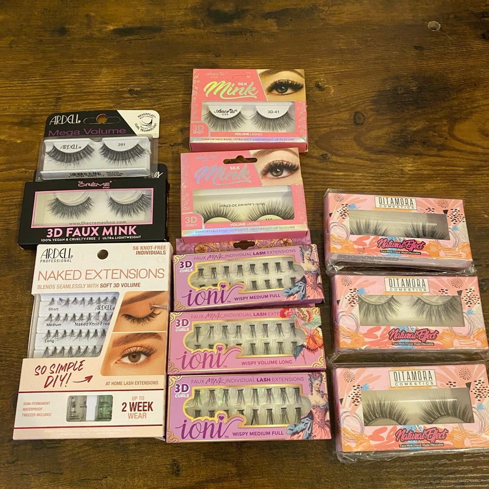 Bundle of eyelashes